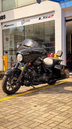 HARLEY-DAVIDSON CVO STREET GLIDE 